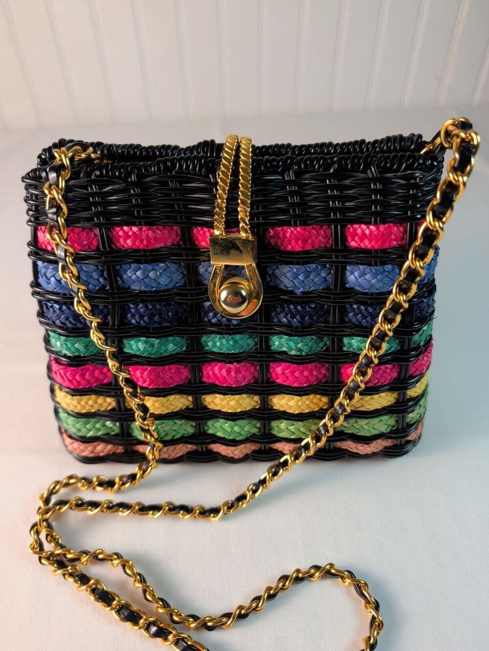 Vintage 60/70s Rainbow Wicker Crossbody Bag Gold Chain Strap - Picture 2 of 7